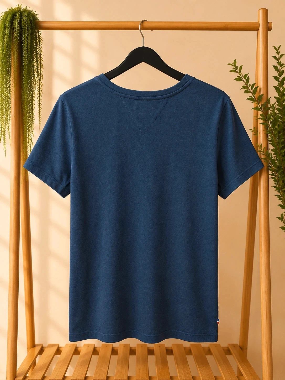Camiseta Tommy Jeans azul marino con logo bordado Talla XS – photo 2